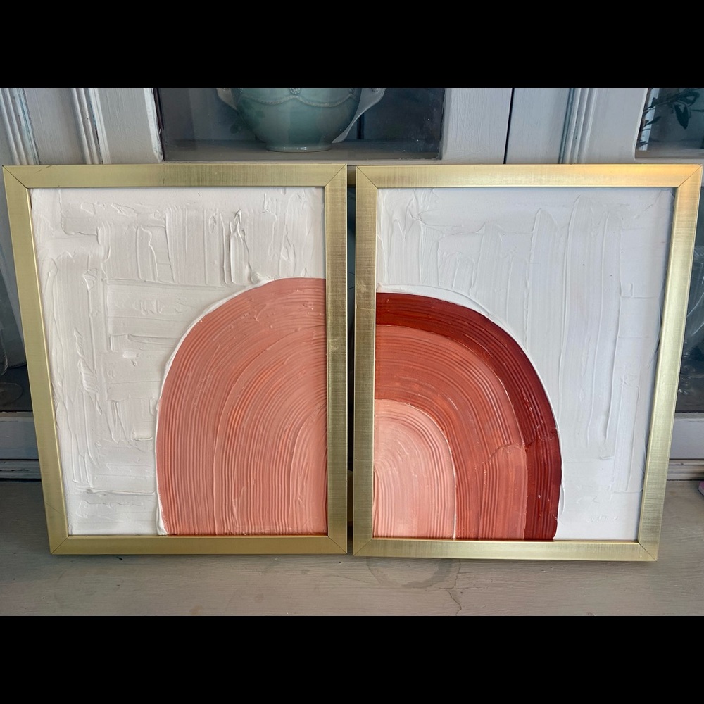2 textured pictures